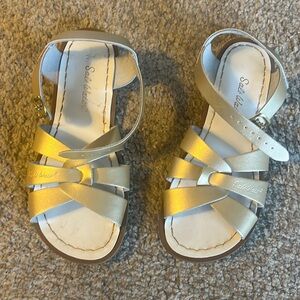 Hoy Salt Water sandals, size 5